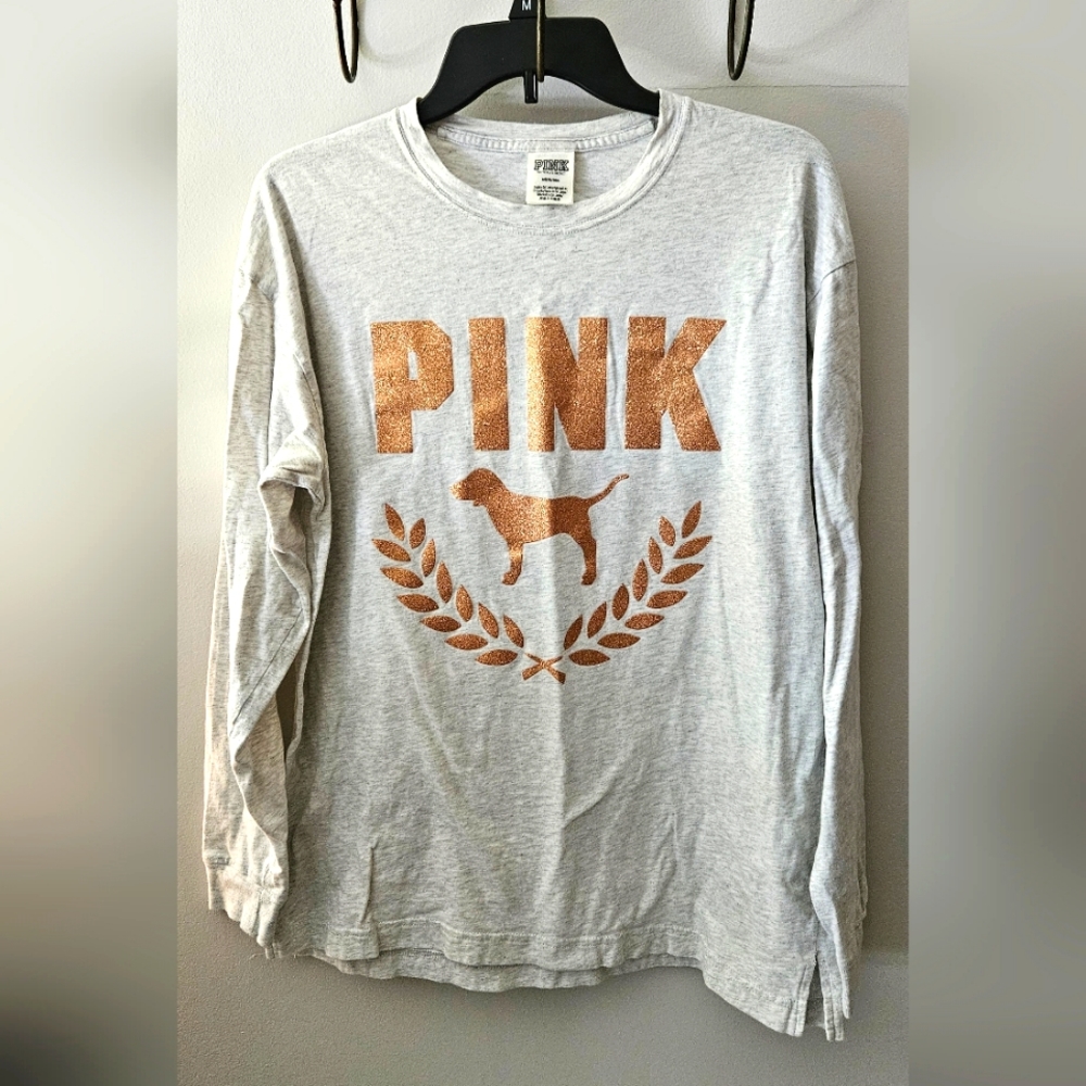 PINK light grey Long sleeve T with 💫 Gold sparkle lettering. Medium.